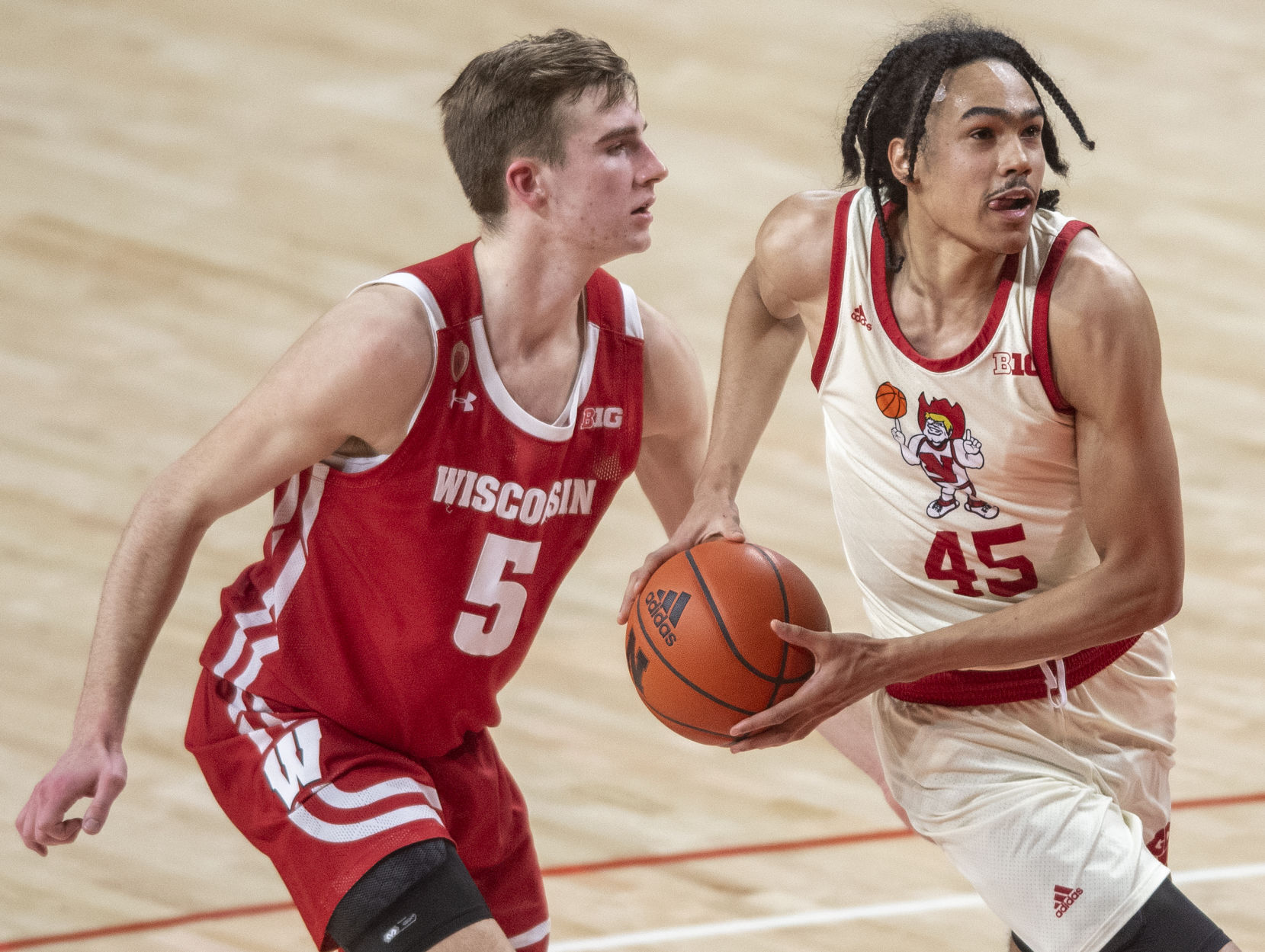 UW 61, Nebraska 48
